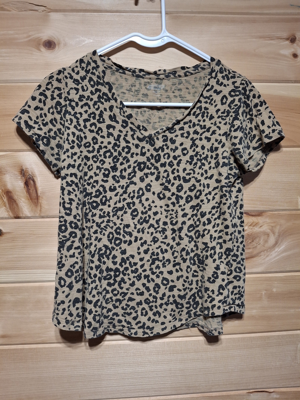 Old Navy Beige and Black Leopard Print V-Neck Short Sleeve Top